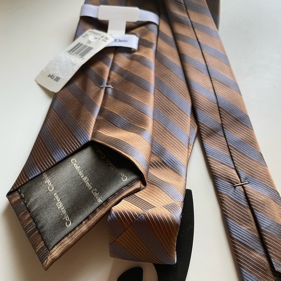 Calvin Klein Brown/Blue Striped 100% Silk Men’s Tie - Picture 3 of 5
